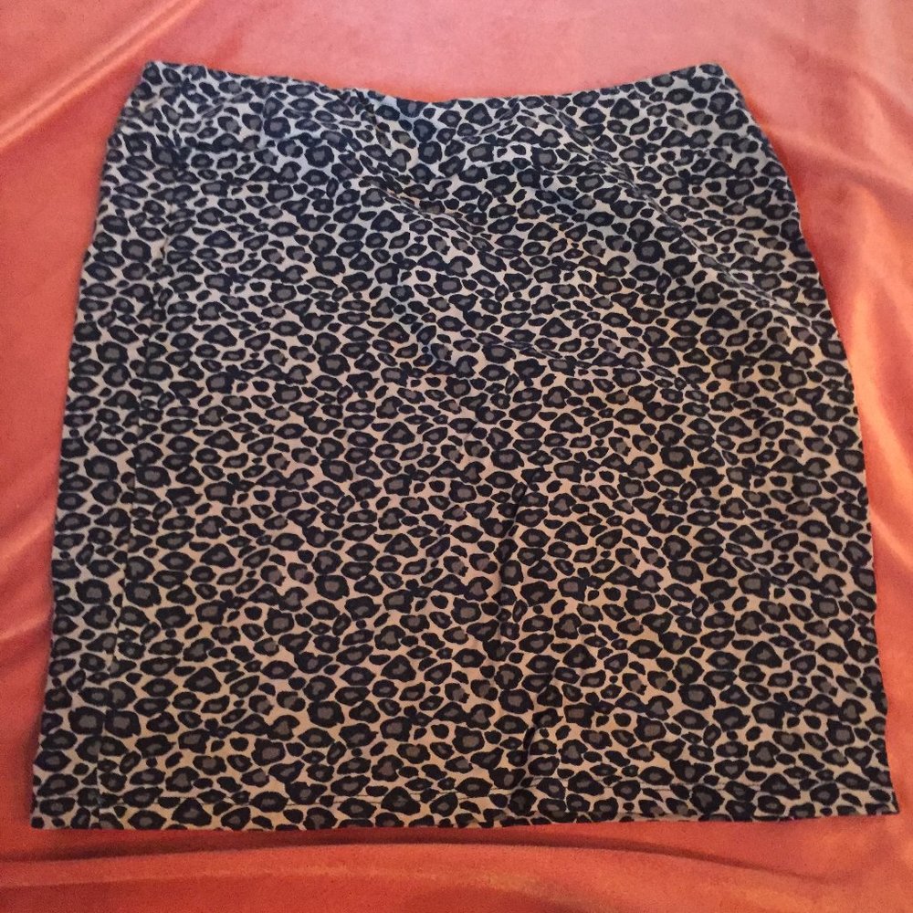 Skirt - Picture 3 of 3